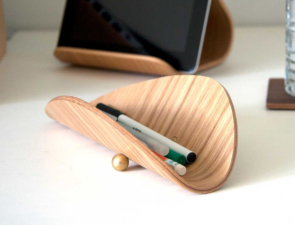 ciseal wooden pencil holder