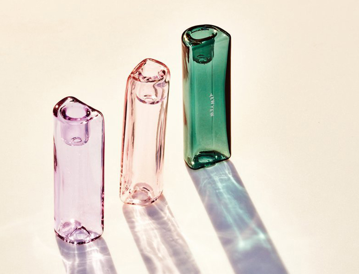 yew yew glass pipes