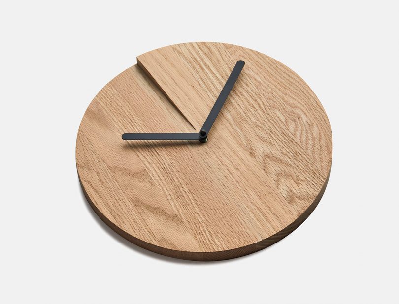 RESET Clock – Oak by MARdiROS