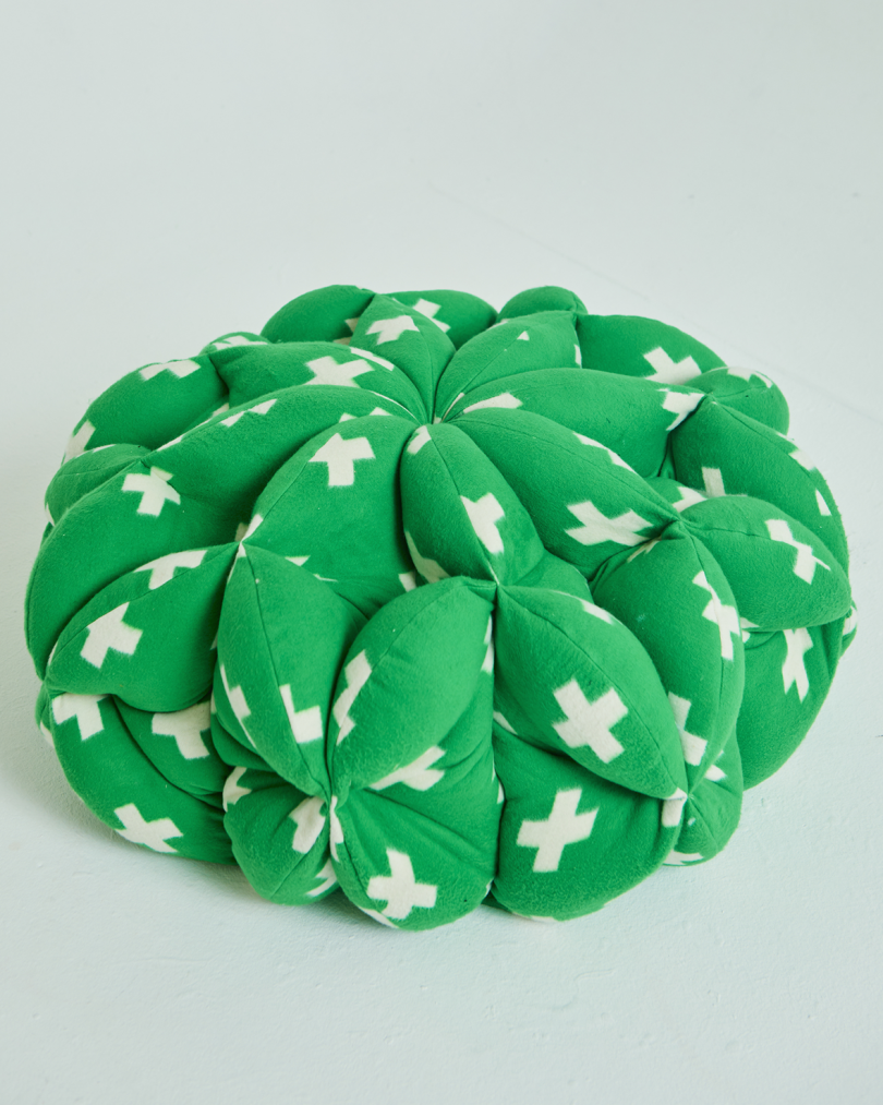 pouf in green with white crosses