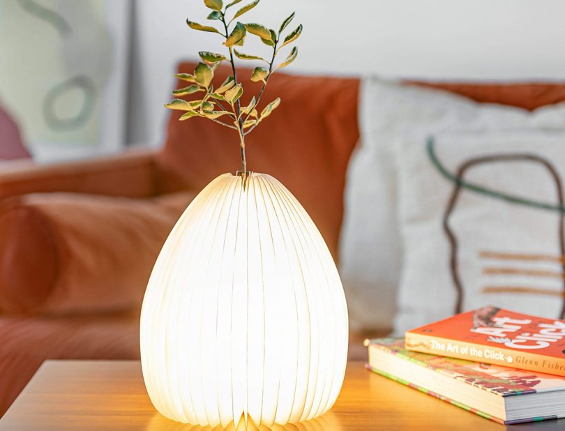 smart vase light