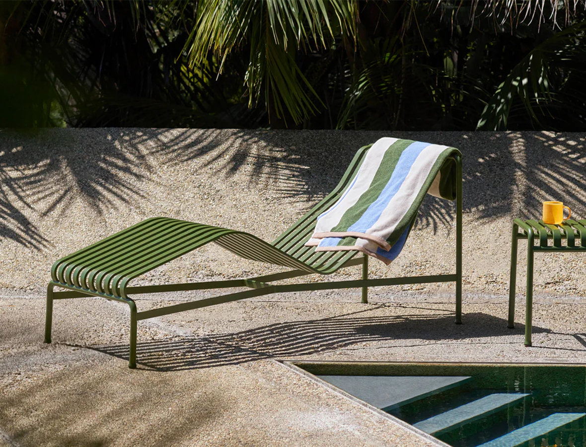 palissade lounge chair by pool