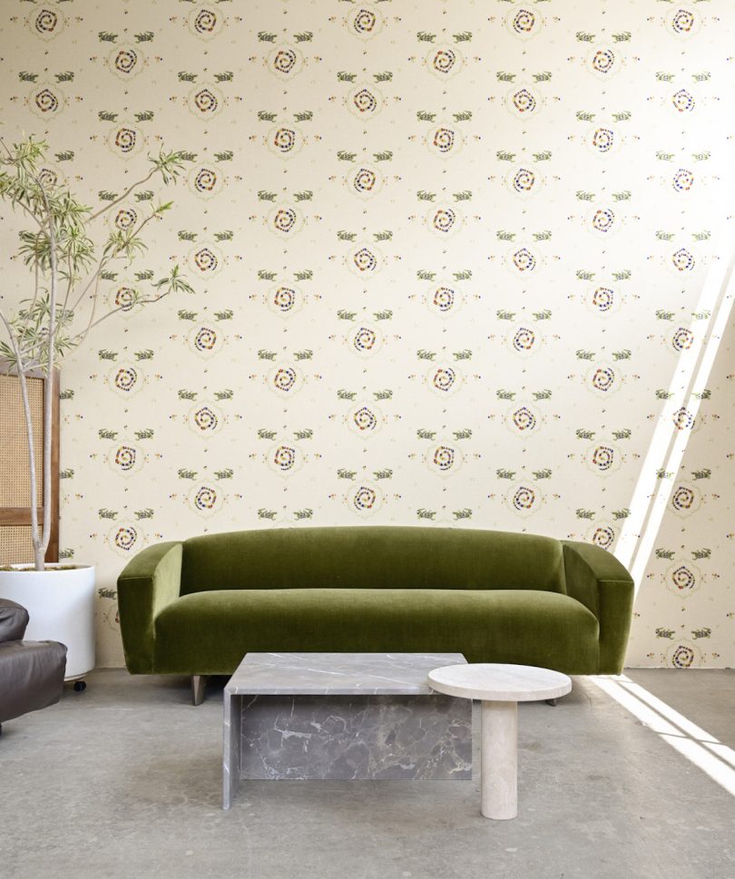 living room with wallcovering