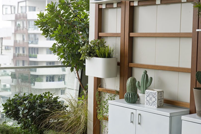 balcony with plants on modular wall