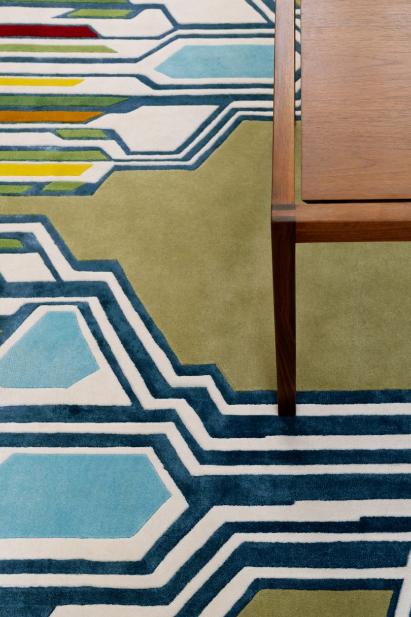 جزئیات فرش انتزاعی هندسی رنگارنگ کف