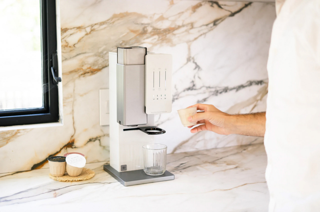 xBloom Coffee Maker Made by Apple Engineers to Drink Differently