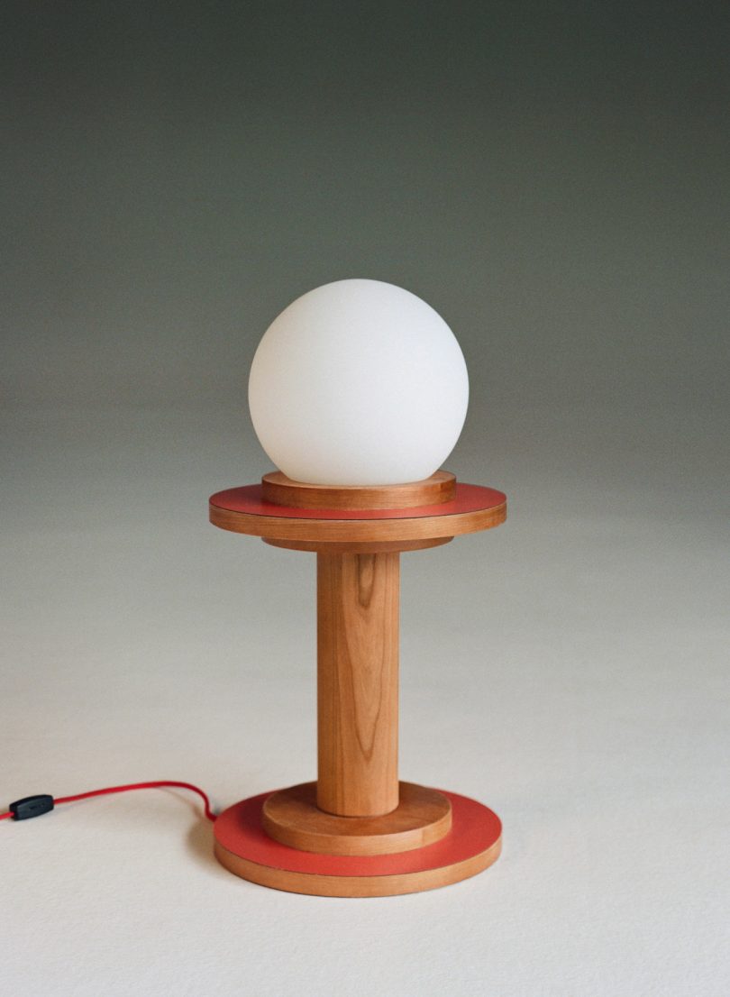 egg table lamp