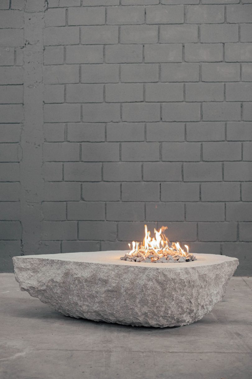 Prometheo Uno is a minimal fire table created by Mexico-based designer Andrés Monnier as part of the Olympo Collection