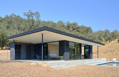 A Modern House Built on the Fire-Ravaged Land of Sonoma Valley