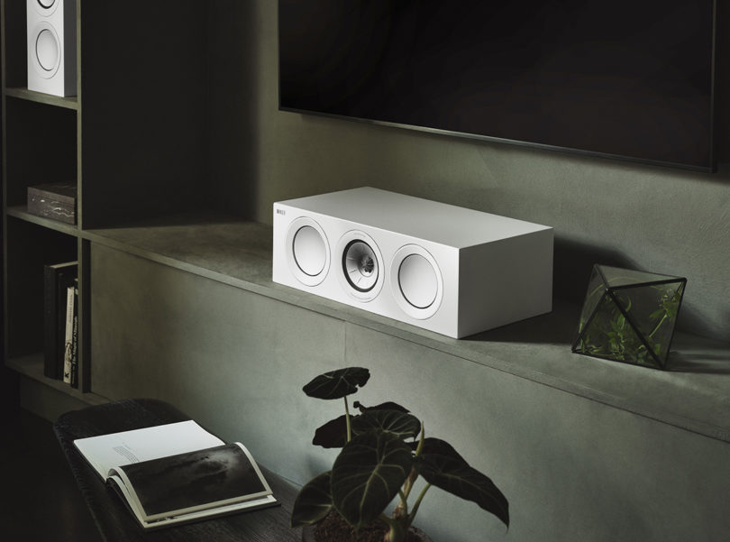 KEF R Series HiFi center speaker in white gloss finish.