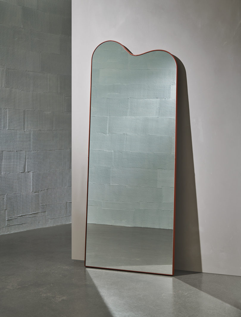floor mirror with curved top