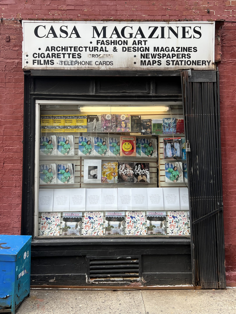 street magazine kiosk