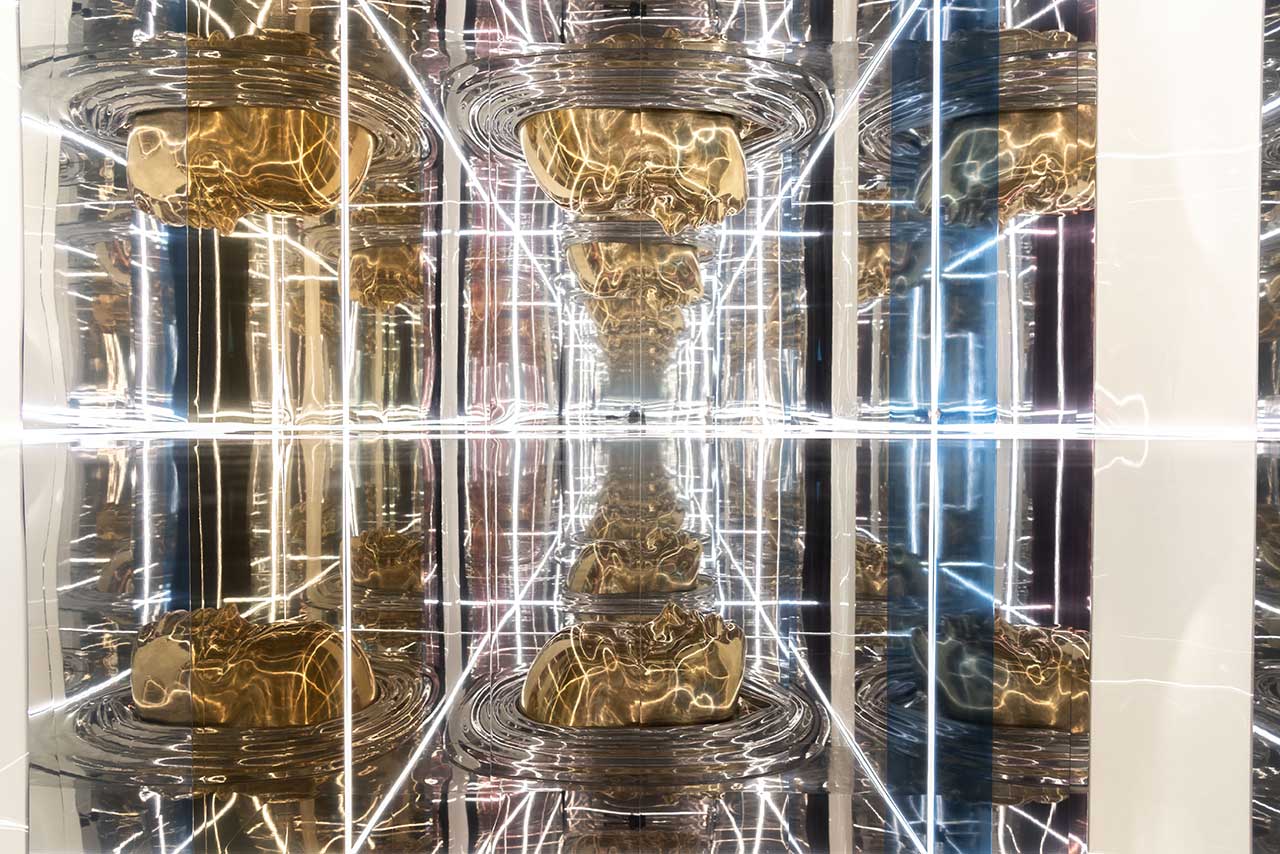 INTERNA_MENTE: A Mesmerizing Hall of Mirrors at Milan