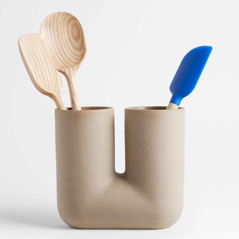 kitchen cooking tools holder with wooden spoons and spatula