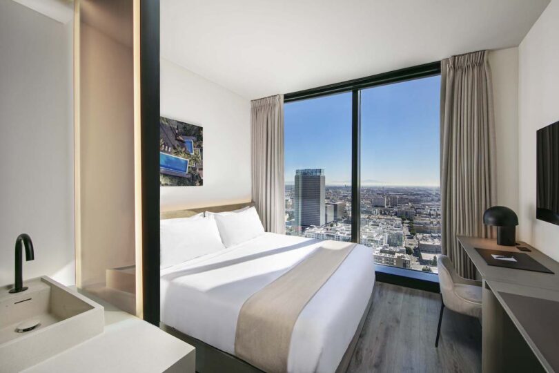 AC king room city view