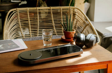 Coturn CT-01 Is a Portable Turntable You Can Toss Into a Backpack