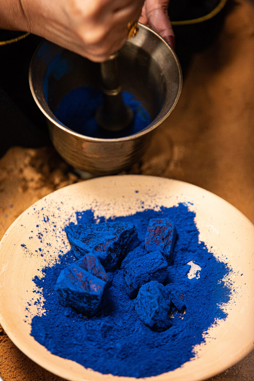 indigo blue dye powder