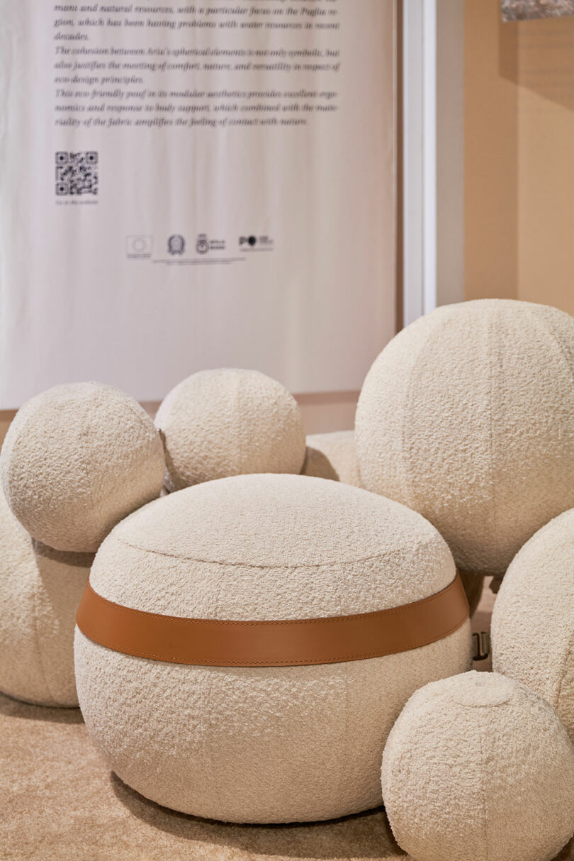 Spherical detail of pouf