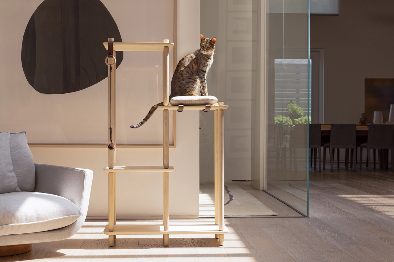 Papuk: A Feline-Loving Designer’s Elegant Cat Tree