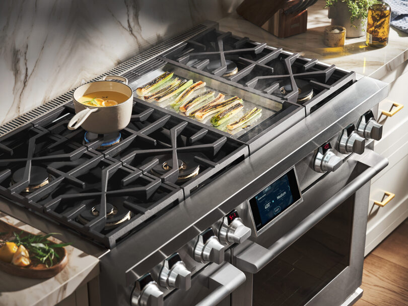 stainless steel range top with built-in griddle