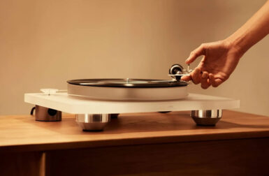 Marantz TT-15S1 Turntable Reminds Us of Beauty in the Details