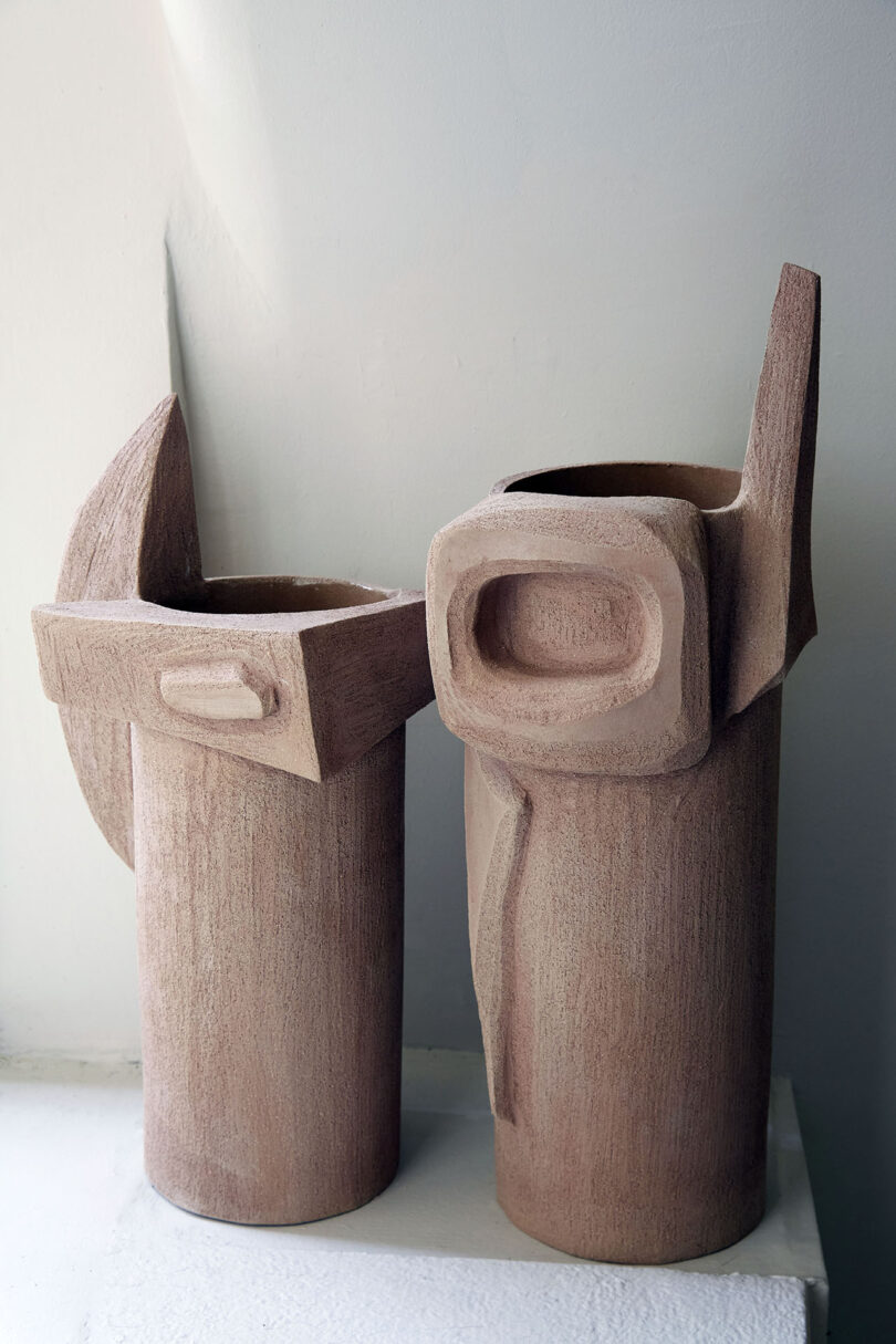 vasos de cerâmica de cor lilás
