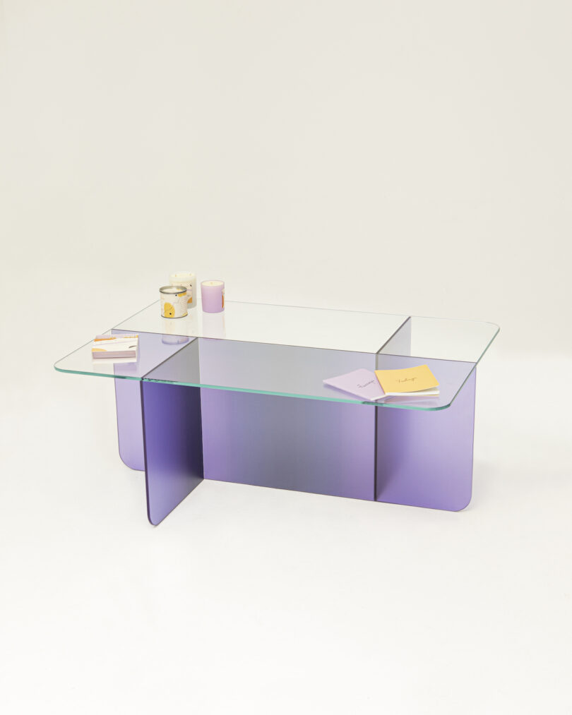 mesa de centro de vidro gradiente roxo