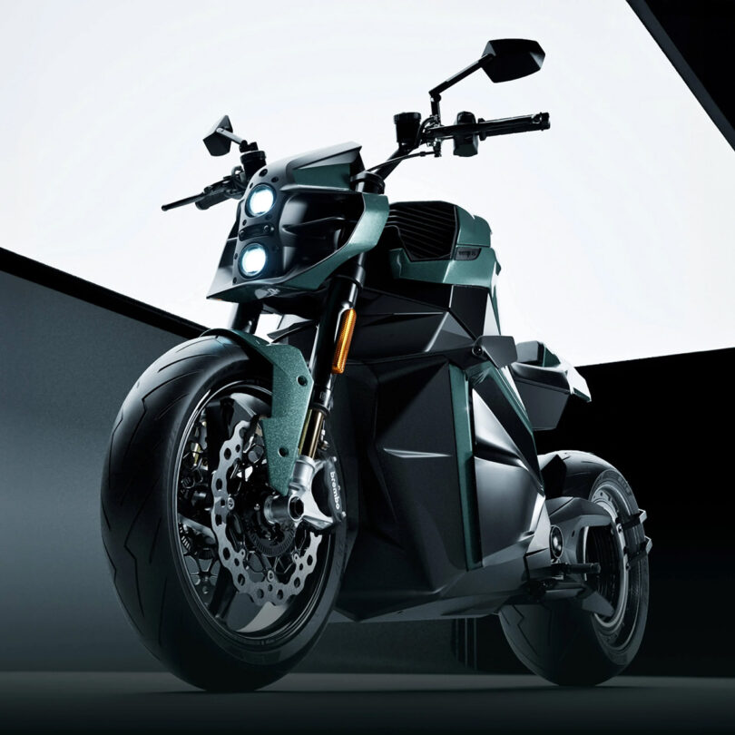 Front angle view of hub-less back wheel design, Verge TS Ultra electric motorcycle. 