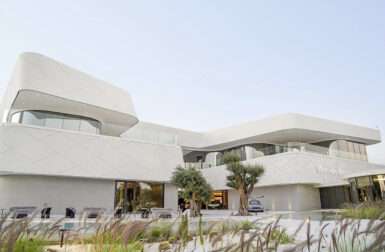 An Oasis of Automotive Luxury: Mercedes-Benz Brand Center Dubai