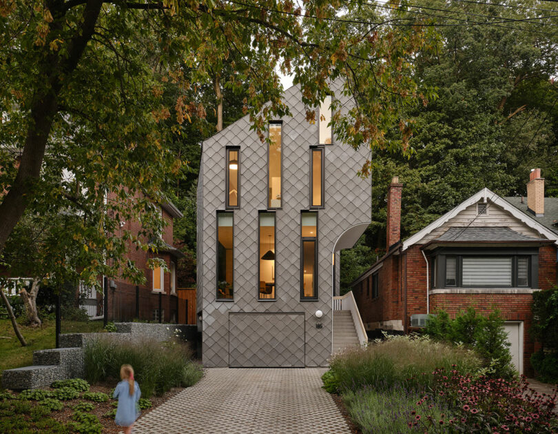 Neville Park: A Geometric Home in Toronto Merges With Nature