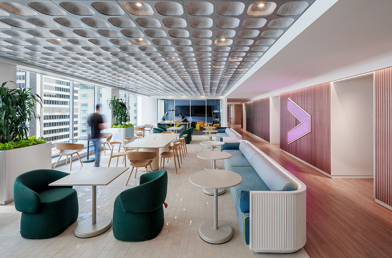 An Accenture Office in Montreal Reflects the Energy of the City