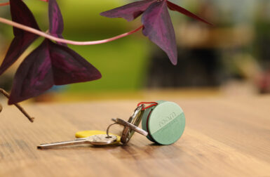 The Roam Smart Tracker Has a Fun, Eco-Friendly Build