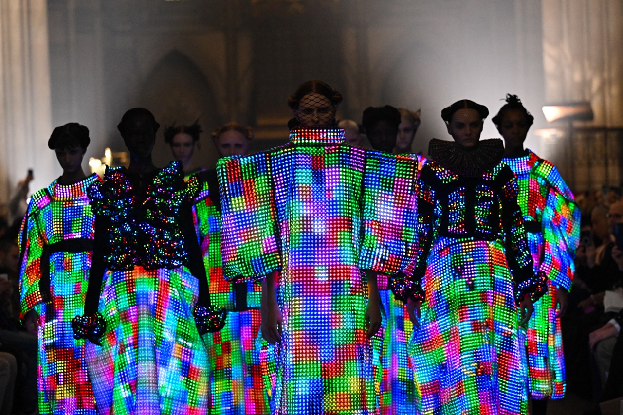 Take 5: Pixelated Fashion, Pop-Up Lamps, + More