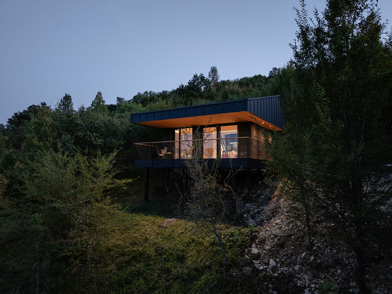 A Compact Modern Treehouse Designed for Adults in Hungarian Mountains