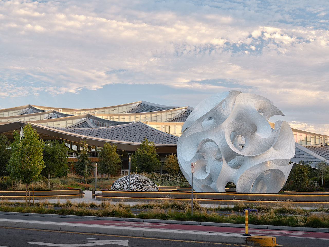 The Orb on Google’s Campus Is a Living Algorithm in Architectural Form