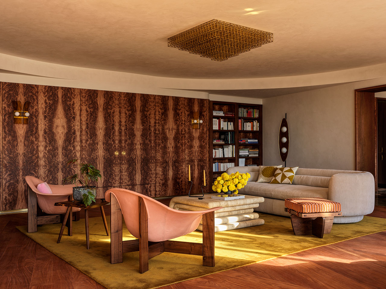 Nicholas Potts Transforms Watergate Apartment into Glamorous Pied-à-Terre
