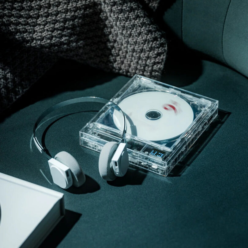 Clearframe cd player 2 810x810