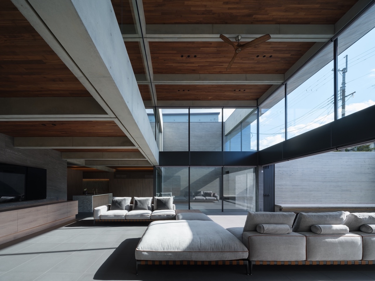 ELEMENT House Merges Concrete and Walnut in Kyoto Design