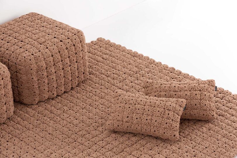 Dig in to Momos by José A. Gandía-Blasco for Gan