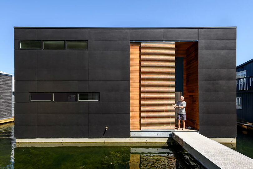 Pura Vida Is a Modern Floating Home on Seattle’s Portage Bay