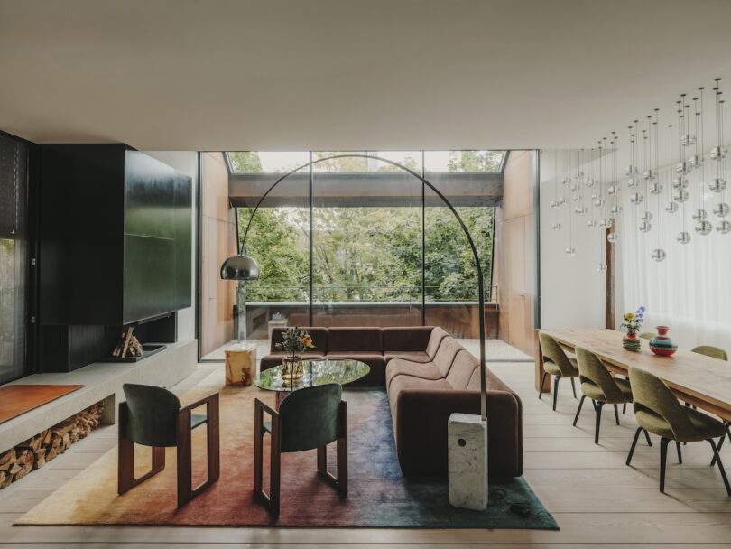 Holzrausch Extends a Wilhelminian-Era Frankfurt Penthouse