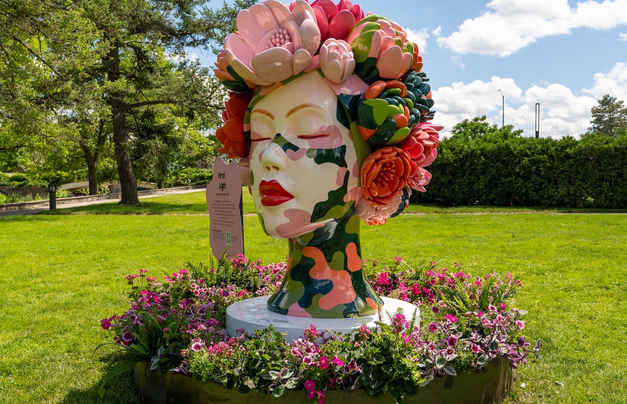 Ken Kelleher’s Colorful Characters Take Over a Botanical Garden