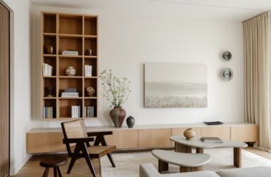 A Moscow Apartment Reinterprets the Architecture of a Korean Hanok