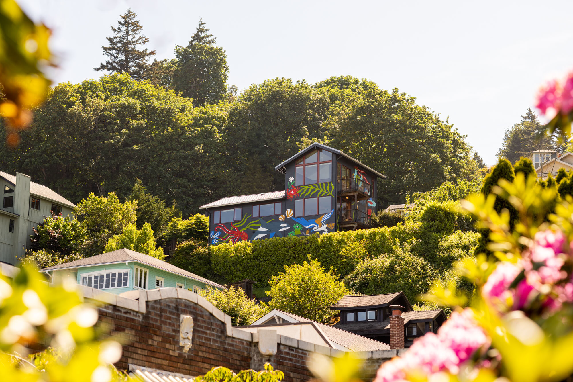A 1910 Seattle Beach House Gets a Colorful Makeover